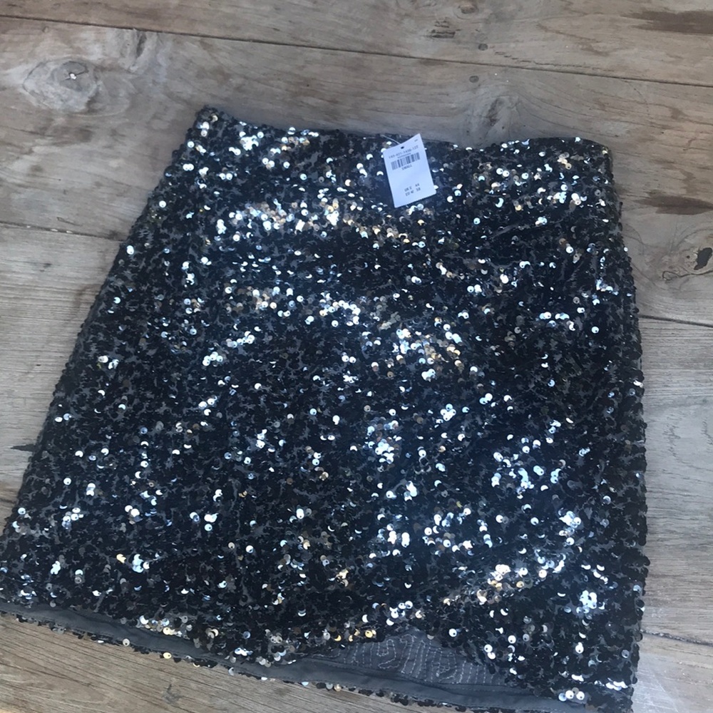 Silver sequins skirt!